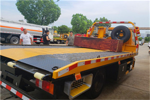 乍浦路附近拖车电话号码服务